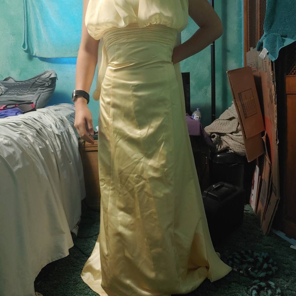 3 dresses - Picture 3 of 6